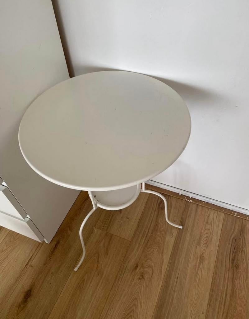 Witte bijzettafel Ikea, 2 stuks, Nsjejje, Minder dan 55 cm, Gebruikt, Metaal of Aluminium