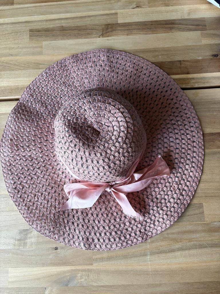 Roze zomerhoed met strik, Kleding | Dames, Hoeden en Petten, Ophalen of Verzenden, Gedragen, One size fits all, Hoed