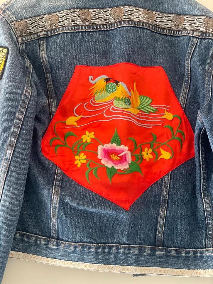 Vintage gepimpt Levi's spijkerjasje, Kleding | Dames, Jasjes, Kostuums en Pakken, Gedragen, Jasje, Maat 36 (S), Blauw, Ophalen of Verzenden