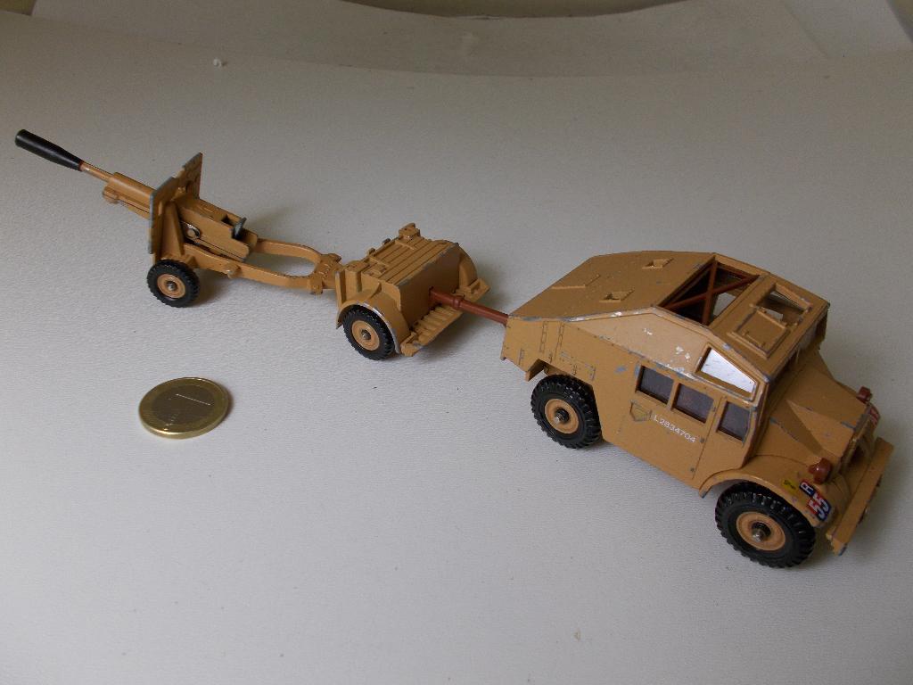 1979 Corgi Toys 909 QUAD TRACTOR + AMMUNITION TRAILER + GUN, Hobby en Vrije tijd, Modelauto's | 1:32, Ophalen of Verzenden, Gebruikt