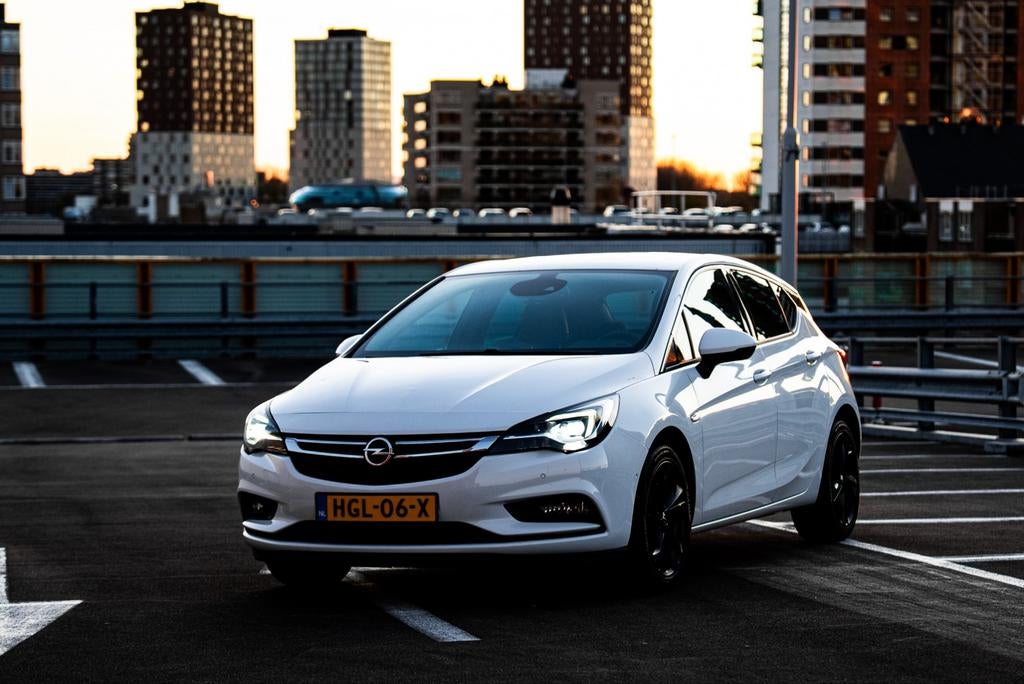 Opel Astra 1.4 Turbo 92KW 5D 2019 Wit - BIEDEN MAG ALTIJD!!, Auto's, Opel, 125 pk, 620 kg, Wit, Leder