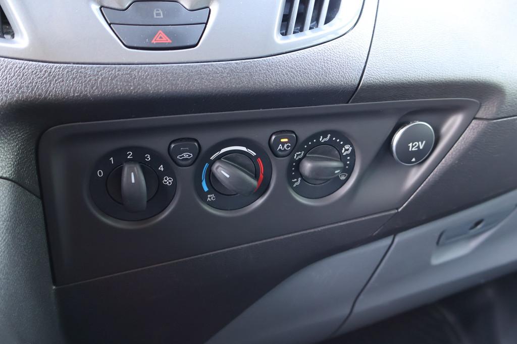 Ford Transit Custom 330 2.2 TDCI L2H1 Limited, Pdc, CAmera,, Auto's, Voorwielaandrijving, Euro 5, Gebruikt, 4 cilinders