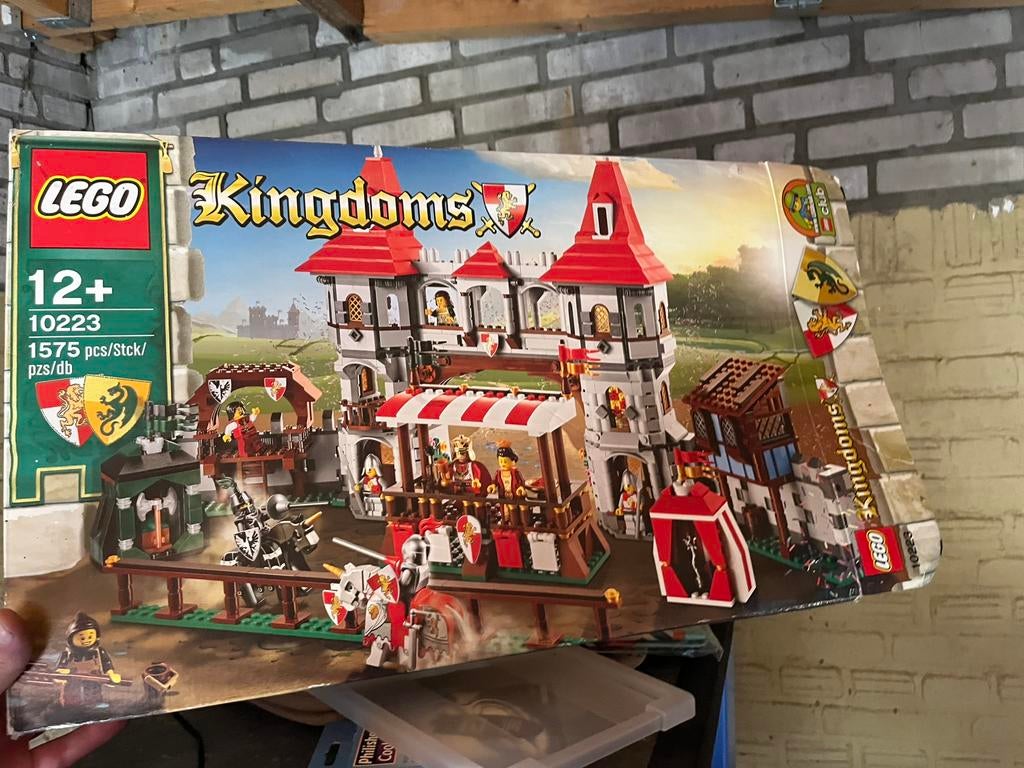 Lego Kingdoms 10223 lege doos met 1 boekje, Ophalen, Zo goed als nieuw