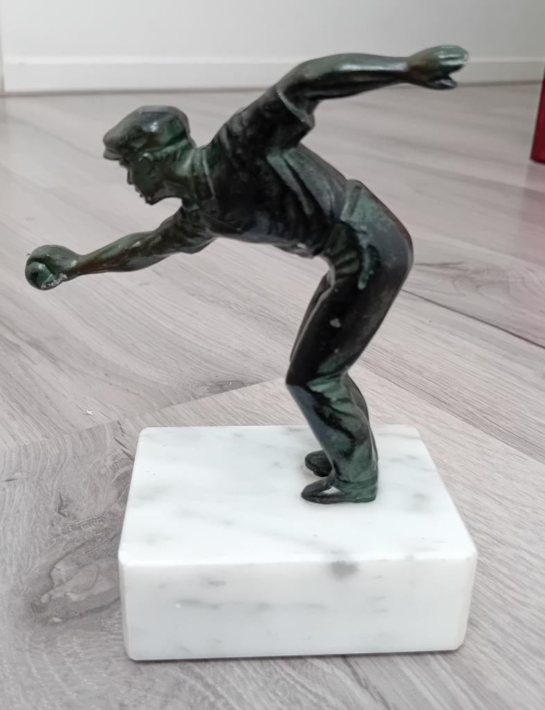 Art Deco beeldje van een jeu de boules-speler, Antiek en Kunst, Ophalen of Verzenden