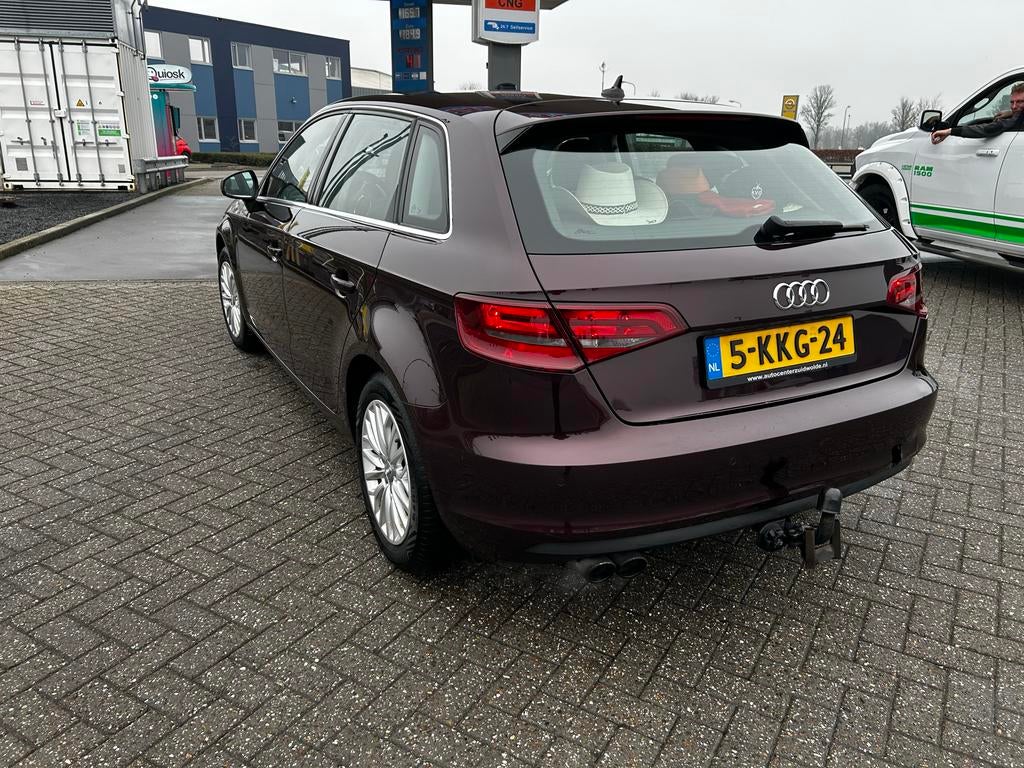 Audi A3, Auto's, Leder en Stof, Bruin, Handgeschakeld, Particulier