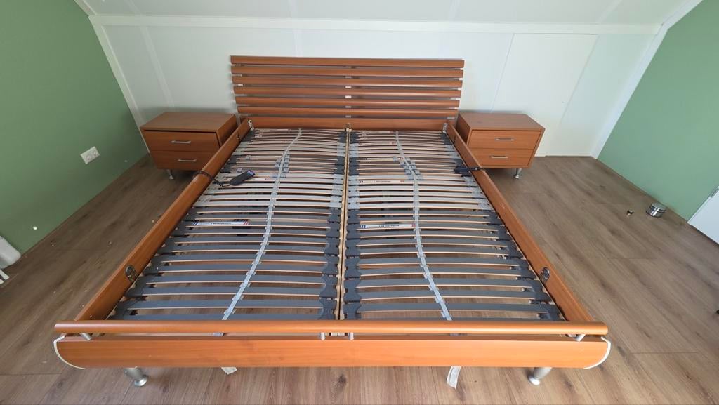 T.E.A.B. Bed 210x180 met elektrisch verstelbare lattenbodems, Huis en Inrichting, Slaapkamer | Bedden, Ophalen, 210 cm, Tweepersoons