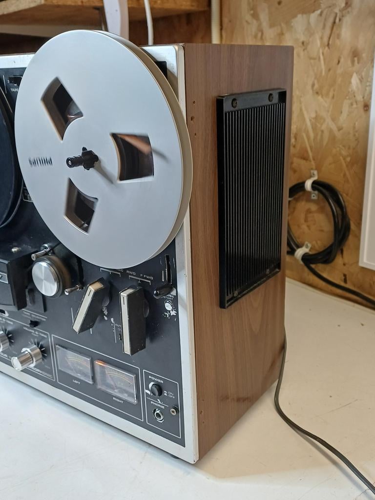 Akai 1721W bandrecorder Goede staat met ingebouwde verster, Ophalen of Verzenden, Bandrecorder