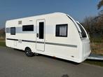 Adria Adora 573 PT, 3 stapelbedden, model 2022, mover, airco, 90 kg, Rondzit, 7 tot 8 meter, Bedrijf