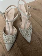Beige suede pumps van Lodi maat 39, Ophalen of Verzenden, Zo goed als nieuw, Beige