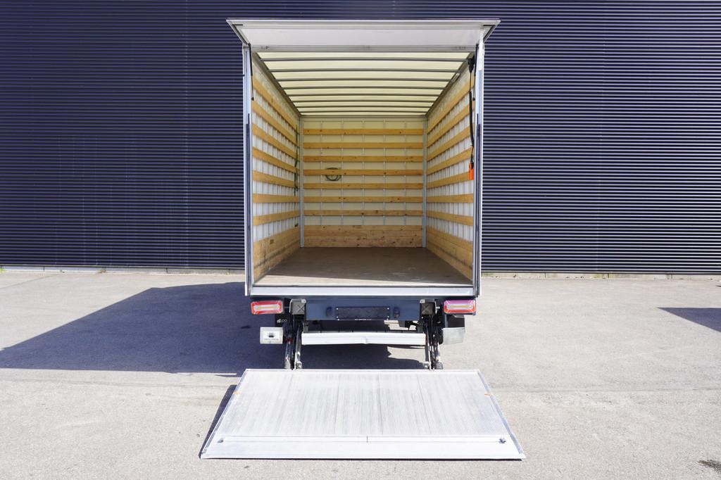 Volkswagen Crafter 180pk Bakwagen Laadklep Apple Carplay Nav, Voorwielaandrijving, Gebruikt, 4 cilinders, Volkswagen