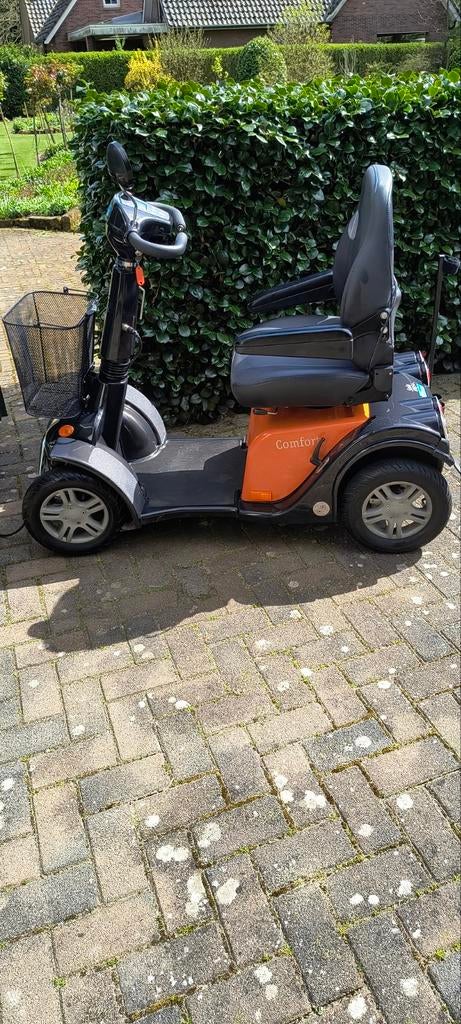 Mooie scootmobiel met een nieuwe accu. Merk Solo QS4, Ophalen, 46 km of meer, 16 km/u of meer