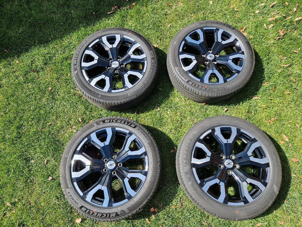 Dacia Bigster Rasan wielen 19 inch, Auto-onderdelen, Banden en Velgen, Gebruikt, Banden en Velgen, 205 mm, Personenwagen