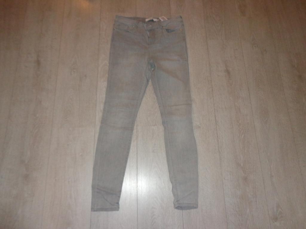 grijze dames super slim jeans van Vero Moda, maat 30/30, Kleding | Dames, Spijkerbroeken en Jeans, Ophalen of Verzenden, Gedragen