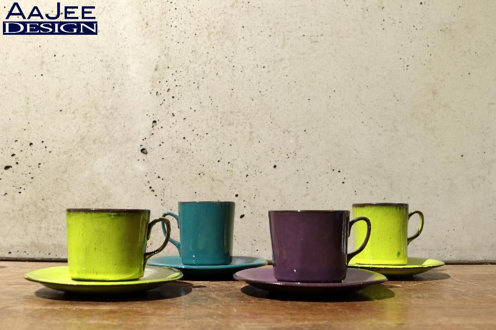 Set van 4 – Organische Wabi-Sabi stijl – Kop en schotel, Huis en Inrichting, Keuken | Servies, Gebruikt, Kop(pen) en/of Schotel(s)