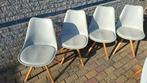 4 eetkamerstoelen grijs met houten poten, Huis en Inrichting, Stoelen, Gebruikt, Vier, Grijs, Ophalen