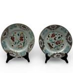 Twee Yongzheng Famille Rose schotels, Antiek en Kunst, Antiek | Porselein, Ophalen of Verzenden