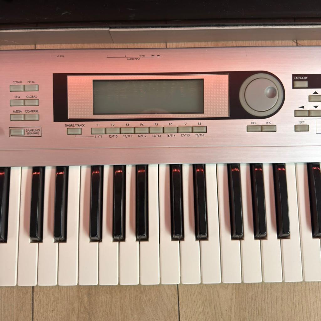 KORG Triton Le76 Synthesizer Zilver + Tas | Nette staat, Korg, Zo goed als nieuw, https://www.korg.com/nl/contact/, 15-12, Shimotakaido 1-chome, Suginami-ku, Tokyo 168-0073, Japan