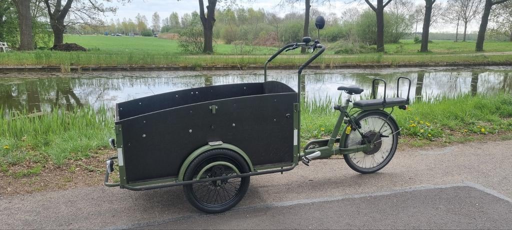 Elektrische Fietsfabriek bakfiets, Fietsen en Brommers, Fietsen | Bakfietsen, Ophalen, 4 kinderen of meer, Gebruikt, Huif