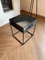 Nachtkastje met visgraat met lade, Ophalen, Gebruikt