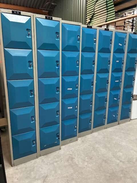 Kluisjes locker kasten, Gebruikt, Niet ingevuld, Metaal, Niet ingevuld