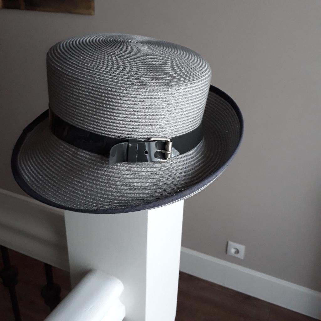 licht grijze zomer hoed, Kleding | Dames, Hoeden en Petten, Hoed, Ophalen of Verzenden, Zo goed als nieuw, Complit