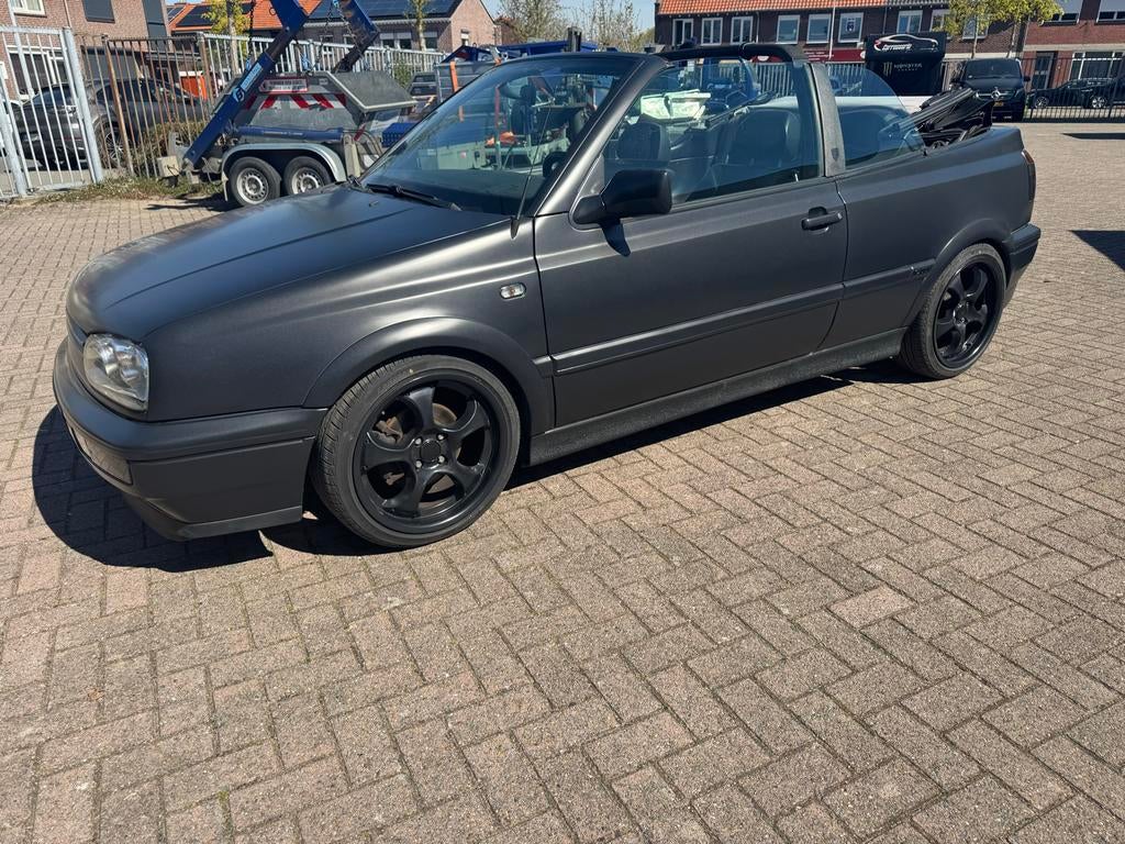 Volkswagen Golf 1.8 Cabrio 1995 Zwart, Auto's, Volkswagen, Voorwielaandrijving, 74 pk, 4 cilinders, Cabriolet