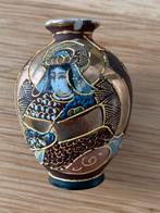 Antiek klein Japans Satsuma Vaasje met Figuren, Ophalen of Verzenden