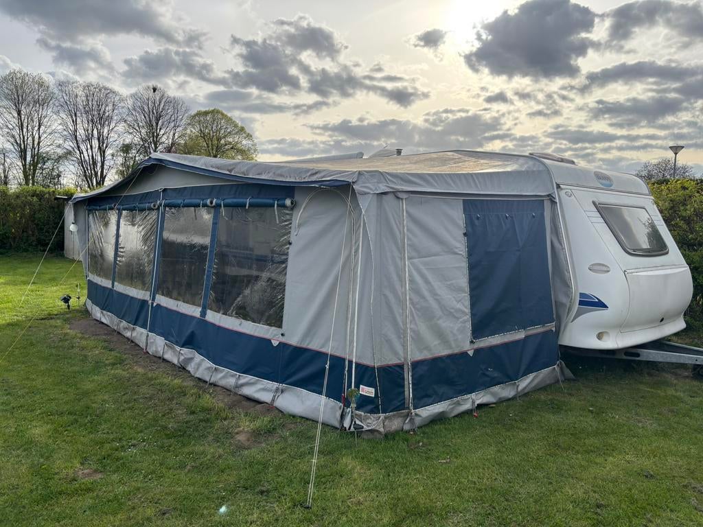 Hobby caravan 700 met leren rondzit en zijzitje en tent !, Caravans en Kamperen, Rondzit, Hobby, 7 tot 8 meter, Particulier