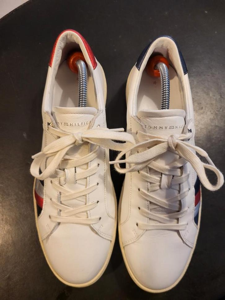 Tommy Hilfiger sneakers - Maat 42 - Wit, Kleding | Heren, Schoenen, Gedragen, Sneakers of Gympen, Wit, Ophalen of Verzenden