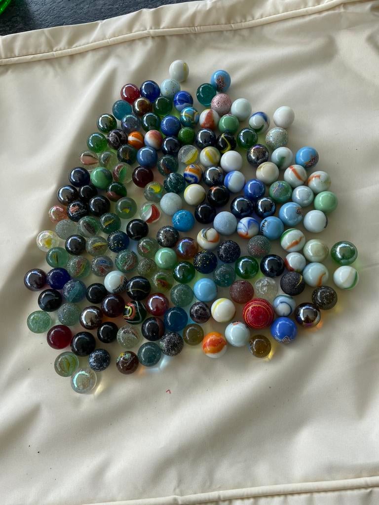 Grote partij knikkers -(vintage/verzameling), Kinderen en Baby's, Speelgoed | Buiten | Los speelgoed, Ophalen of Verzenden, Zo goed als nieuw