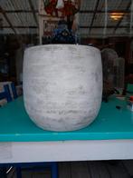 Te  koop grote bloempot, Kunststof, 40 cm of meer, Rond, Ophalen of Verzenden