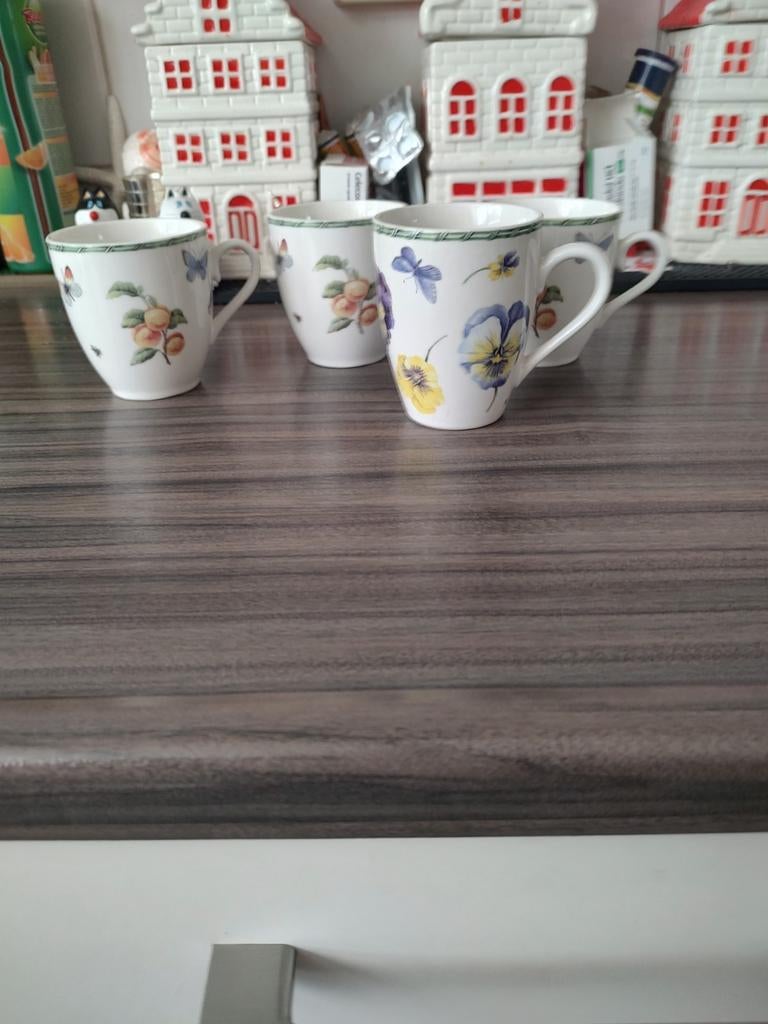 Janneke Brinkman 4 mokken, Ophalen of Verzenden, Zo goed als nieuw, Overige stijlen, Kop(pen) en/of Schotel(s)