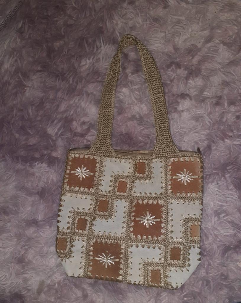 Boho tasje met geborduurde details, Sieraden, Tassen en Uiterlijk, Tassen | Damestassen, Ophalen of Verzenden, Gebruikt, Beige