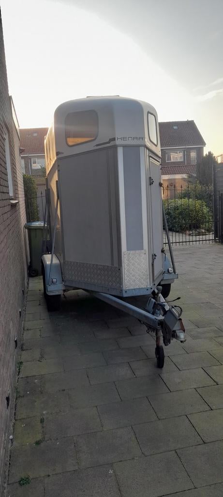 Henra paardentrailer, Dieren en Toebehoren, Paarden en Pony's | Trailers en Aanhangwagens, Ophalen, Gebruikt, 1½-paards trailer