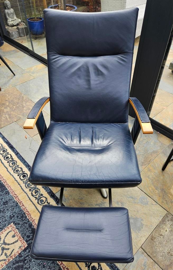 Leren relax fauteuil op draaipoot - donkerblauw, Ophalen, Zo goed als nieuw, 75 tot 100 cm, 50 tot 75 cm