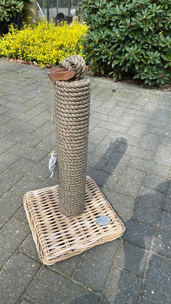 Krabpaal designed by lotte, Ophalen, Zo goed als nieuw