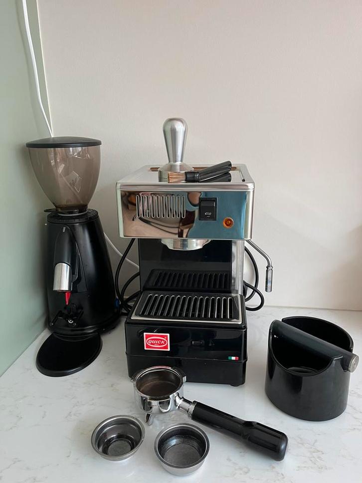 Quickmill espressomachine en bonenmaler, Witgoed en Apparatuur, Koffiezetapparaten, Gebruikt, Koffiebonen, Espresso apparaat, 2 tot 4 kopjes