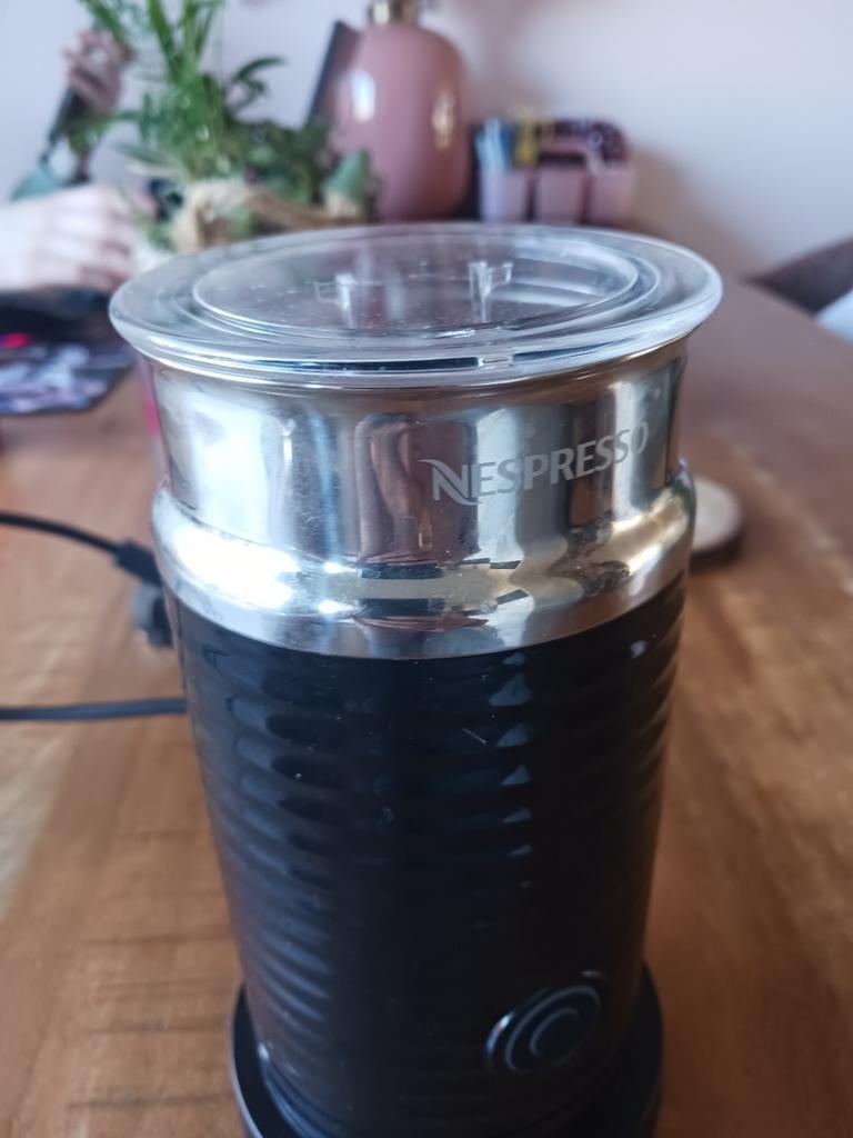 Vind nespresso melkopschuimer aeroccino 3 in Melkopschuimers op