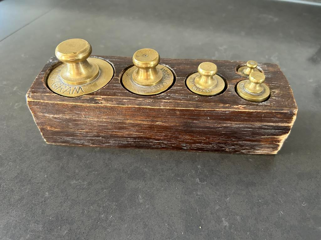 Antieke messing gewichten set in houten houder, Antiek en Kunst, Ophalen