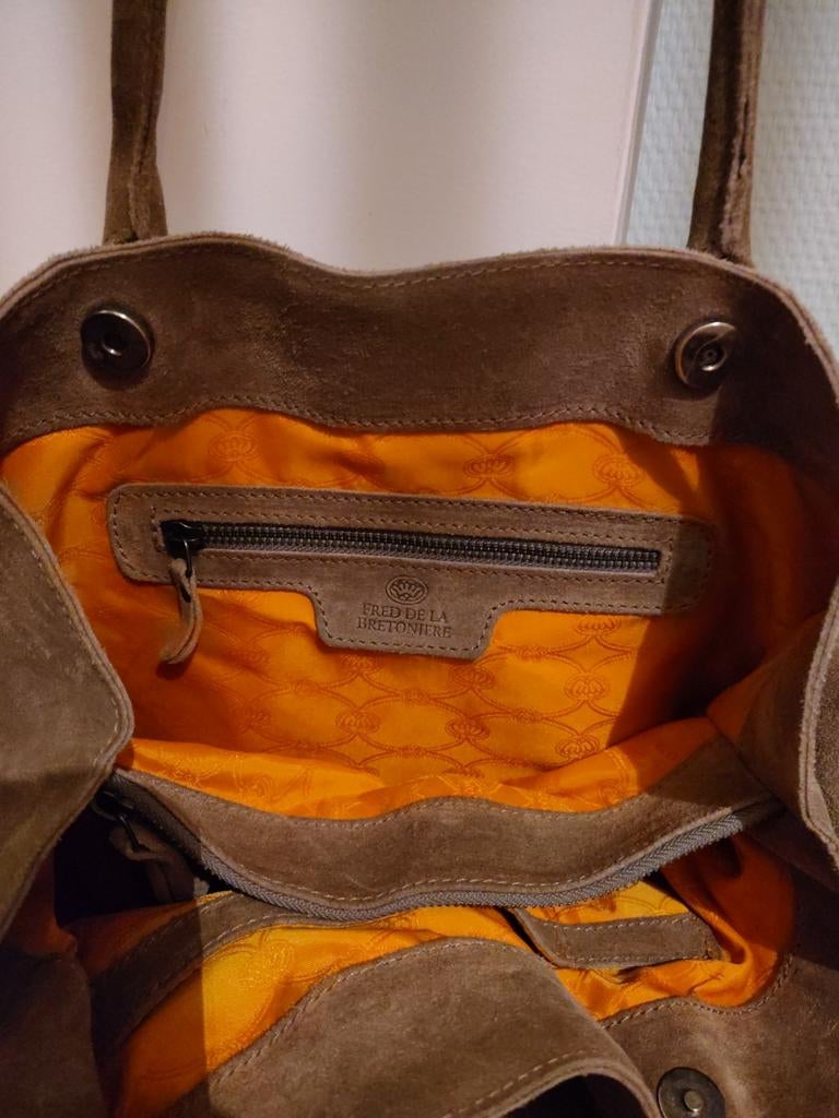 Zgan Fred de la Bretoniere suède handtas met oranje, Sieraden, Tassen en Uiterlijk, Tassen | Damestassen, Ophalen of Verzenden