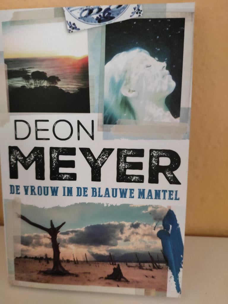 Deon Meyer - De vrouw in de blauwe mantel, Boeken, Ophalen of Verzenden, Zo goed als nieuw, Deon Meyer