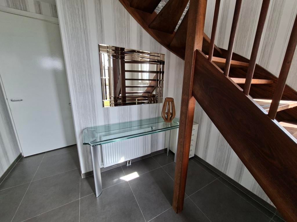 Glazen sidetable met metalen poten, Huis en Inrichting, Tafels | Sidetables, Ophalen, 100 tot 150 cm, Glas, 25 tot 50 cm