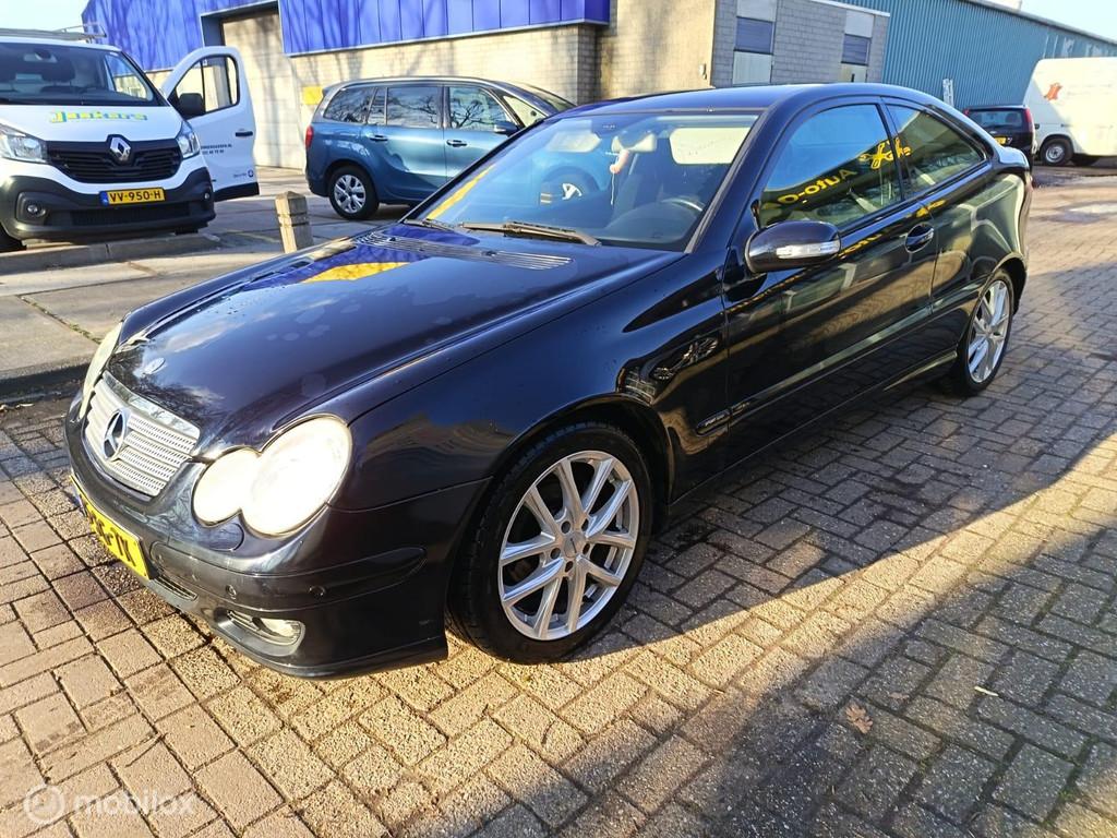 Mercedes C160 Sportcoupé XENON//NAVI//PDC, Gebruikt, 4 cilinders, 4 stoelen, 1796 cc