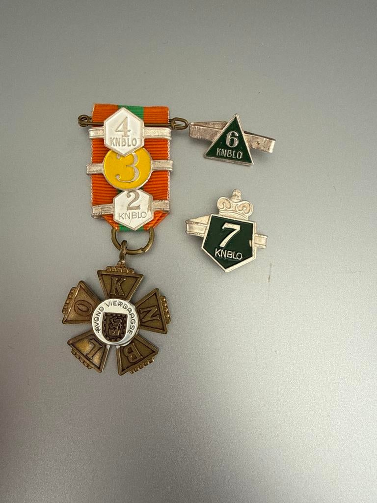 KNBLO Avondvierdaagse Medaille en Pins, Ophalen of Verzenden, Gebruikt