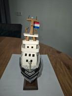 Model zeesleper Amsterdam - 25 cm lang, 23 cm hoog, Ophalen of Verzenden, Zo goed als nieuw, 1:50 tot 1:200, Overige merken