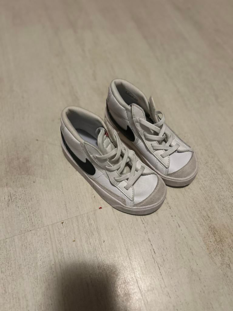 Diverse kinderschoenen: Nike en new balance per paar, Kinderen en Baby's, Kinderkleding | Schoenen en Sokken, Ophalen of Verzenden