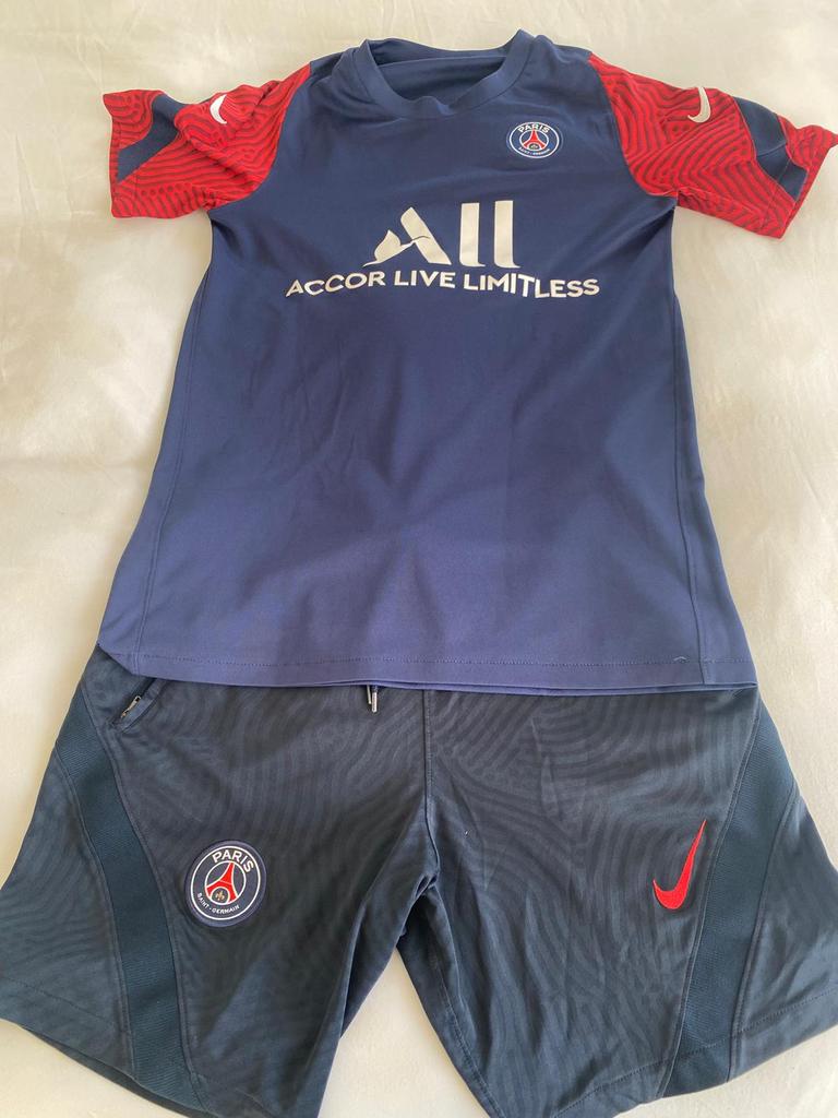 PSG voetbal pakje setje maat s / m, Maat XS of kleiner, Ophalen of Verzenden, Gebruikt, Shirt