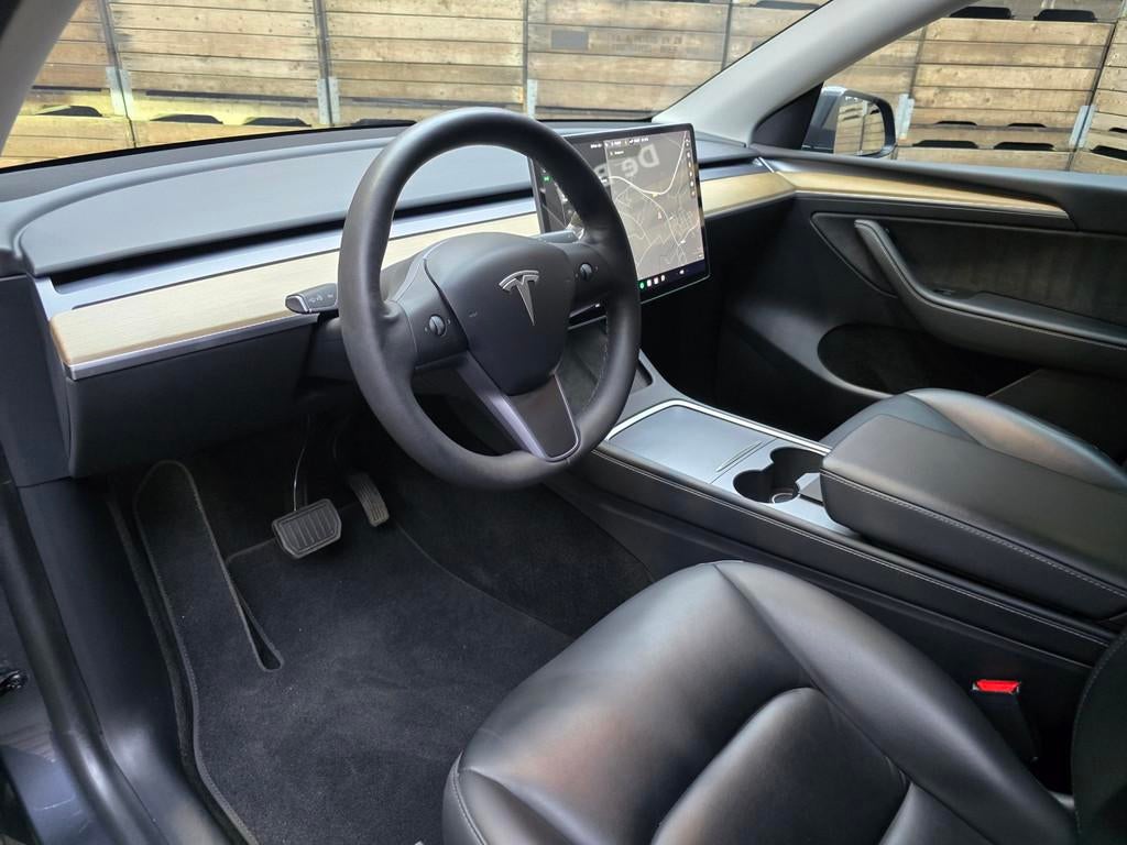 Tesla Model Y Long Range Pano Leder 360 gr Camera LM Trekhaa, Auto's, Tesla, Automaat, Gebruikt, Zwart, Vierwielaandrijving