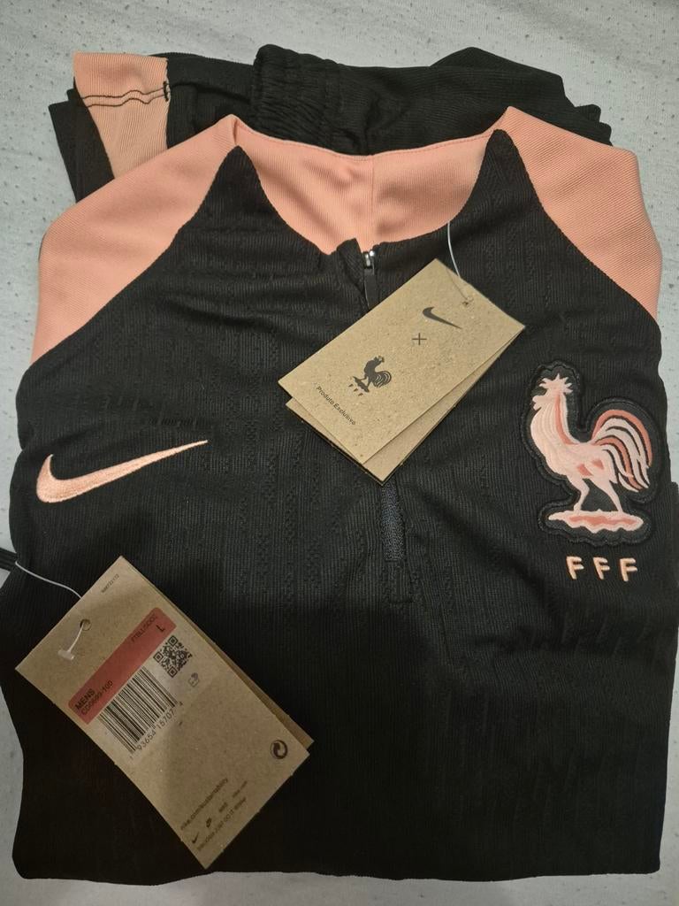 Nieuwste trainingspak Frankrijk 2026 zwart/zalmroze ZGAN, Ophalen of Verzenden, Zo goed als nieuw, Zwart, Overige typen