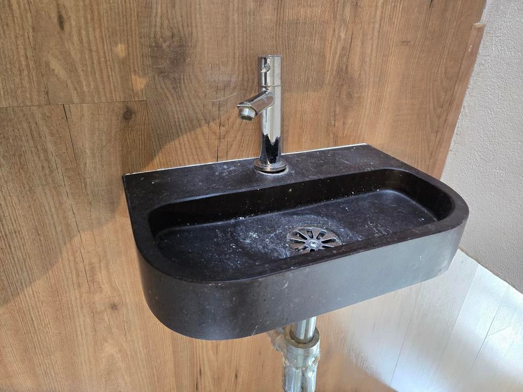 Smalle stenen wasbak voor toilet met kraan, Doe-het-zelf en Verbouw, Sanitair, Ophalen of Verzenden